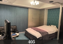 405