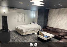 605