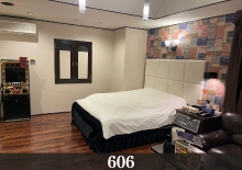 606