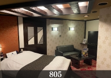 805